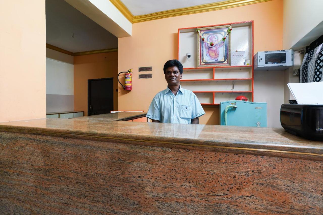 Spot On Sri Sai Lohith Lodge Near Snow World Secundurabad Exterior foto